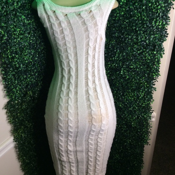 Cute women’s dress - Picture 3 of 3